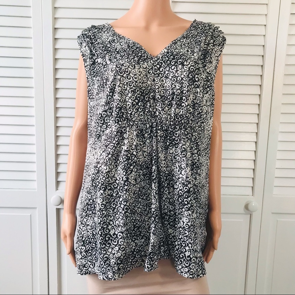 2/$50 LANE BRYANT Black White Sleeveless Shirt Size 18/20